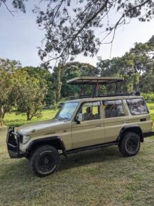 4x4 safari land cruiser